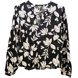 A New Day Black White Floral Flowy Blouse Top V-Neck Long Sleeve Medium